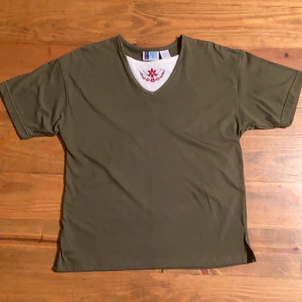 Ladies Top - Picture 2 of 7